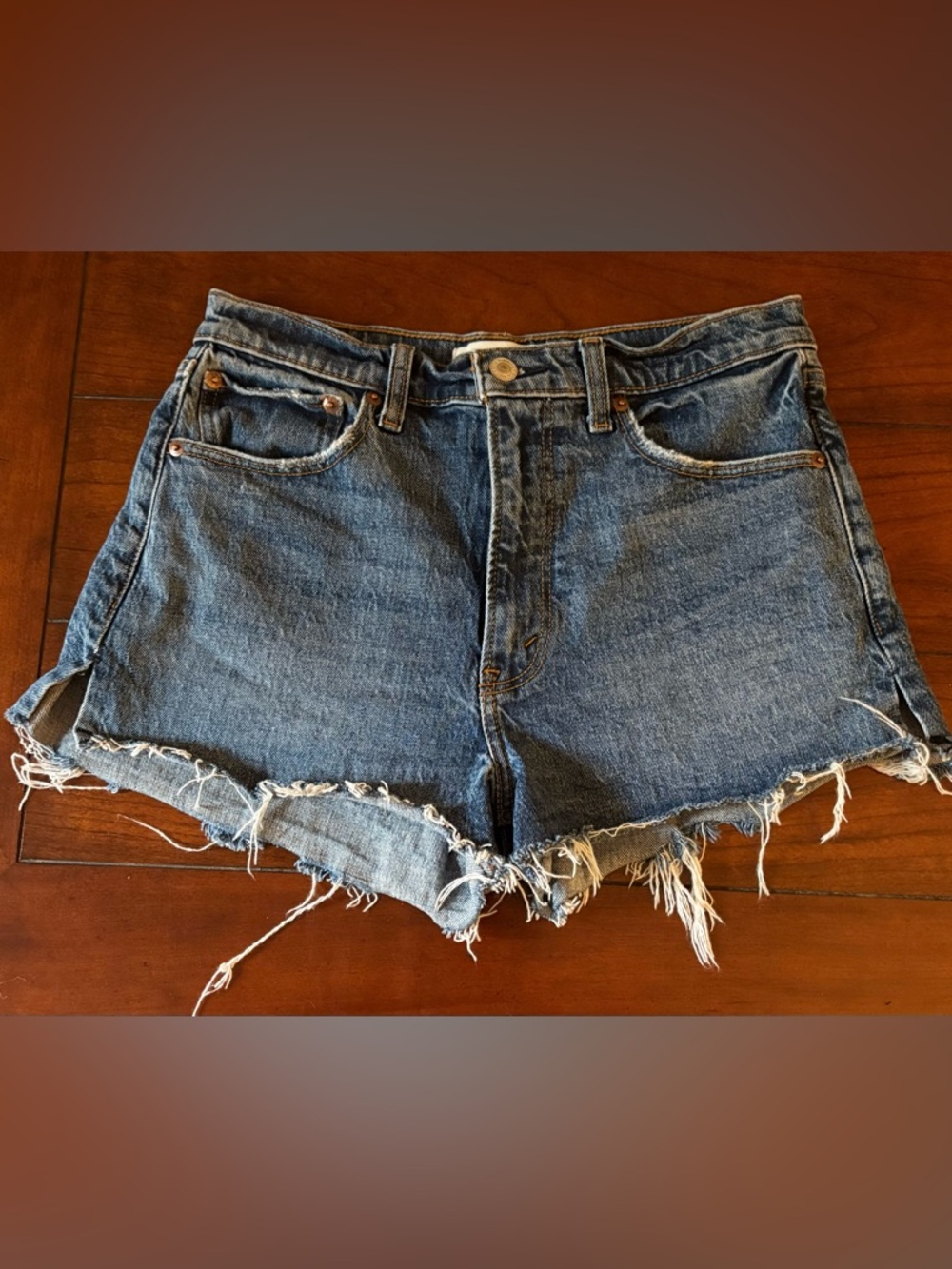 Abercrombie and Fitch The Mom Short High Rise